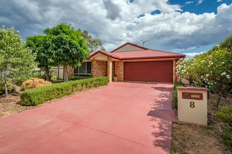 8 Dillwynia Crescent, Jerrabomberra NSW 2619