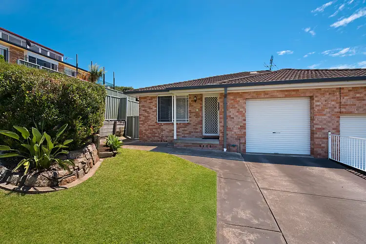 1/6 Gelfius Crescent, Macquarie Hills NSW 2285