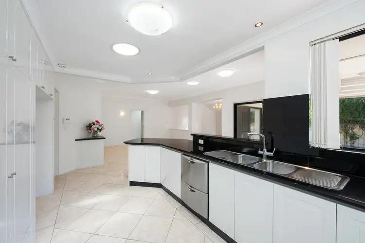Sixth view of Homely house listing, 7 Laguna Green, Jandakot WA 6164