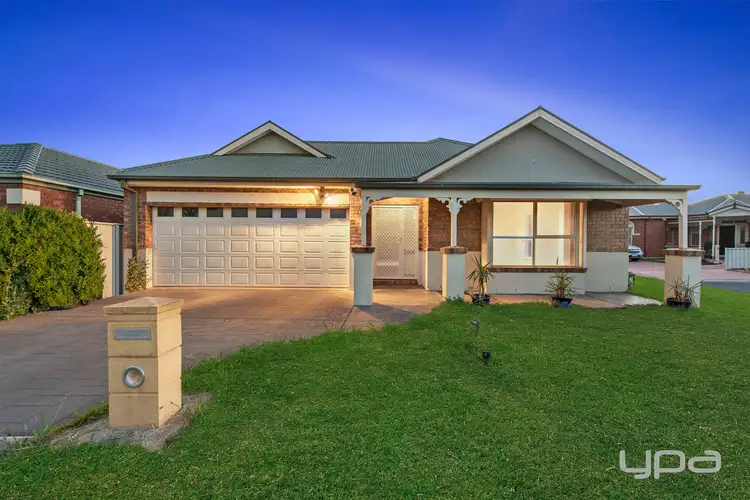 12 Hammersley Place, Caroline Springs VIC 3023