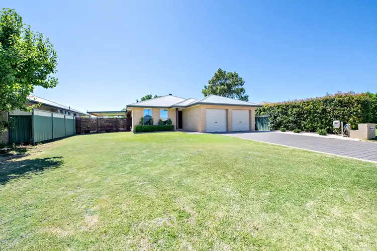42 Dunheved Circle, Dubbo NSW 2830