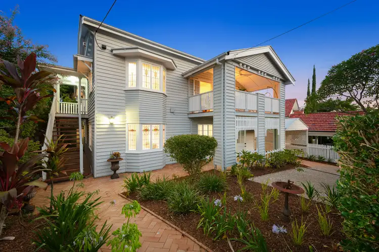 20 Welwyn Crescent, Coorparoo QLD 4151
