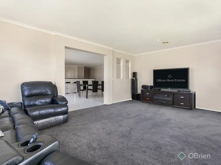 Fifth view of Homely house listing, 6 Aquamarine Crescent, Skye VIC 3977