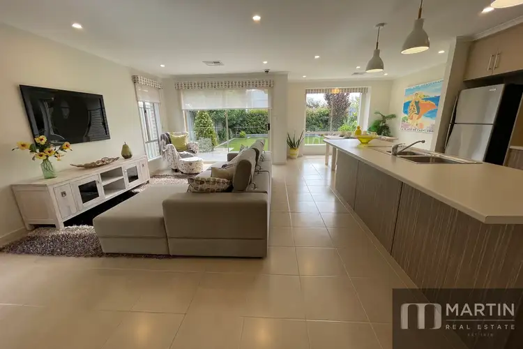 6 Saturn Court, Woodcroft SA 5162
