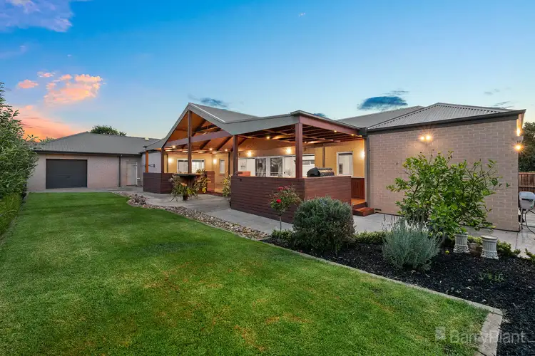 55 Henry Lawson Drive, Pakenham VIC 3810