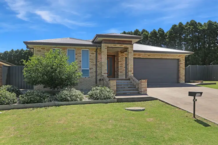 16 Poidevin Place, Goulburn NSW 2580