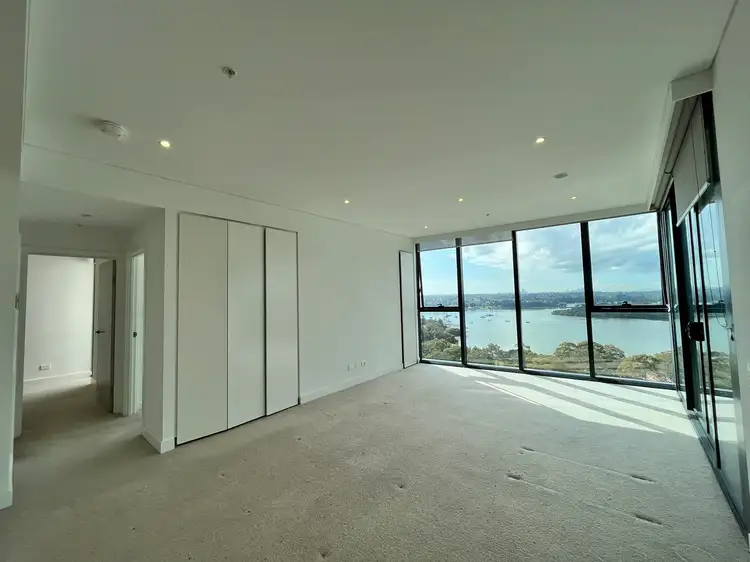 1304/8 Walker Street
