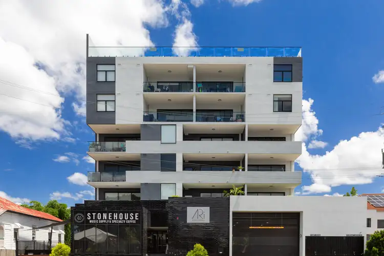 303/89 Old Cleveland Road, Greenslopes QLD 4120
