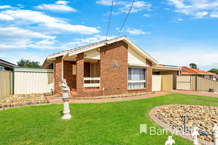 10 Baguley Crescent, Kings Park VIC 3021
