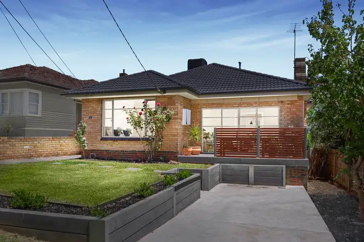 11 Warren Street, Pascoe Vale South VIC 3044