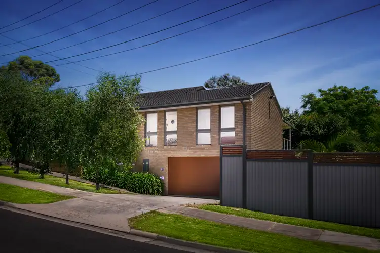 384 Mascoma Street, Strathmore Heights VIC 3041