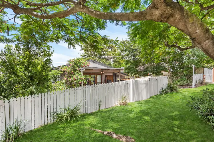 6 Goddard Street, Balmoral QLD 4171