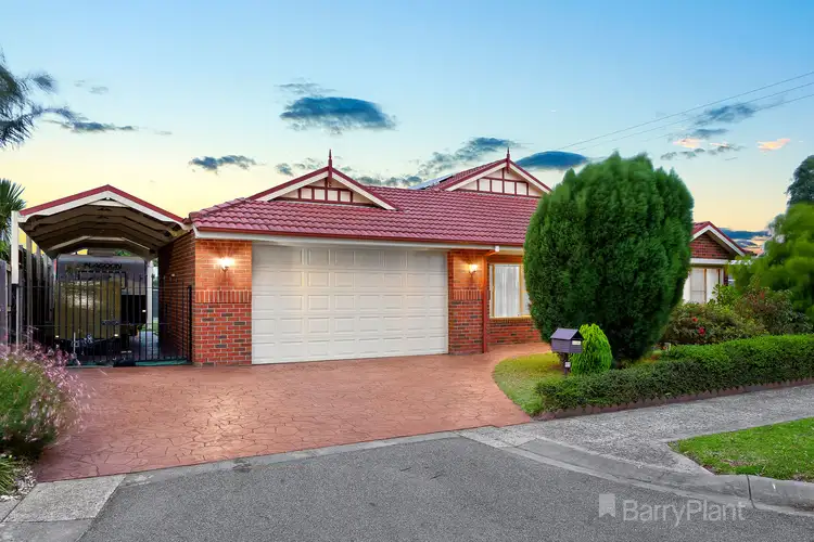 11 Riddel Grove, Pakenham VIC 3810