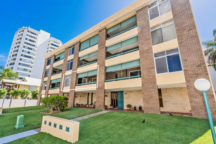 Main view of Homely unit listing, 2/6 Ward Street, Rainbow Bay QLD 4225