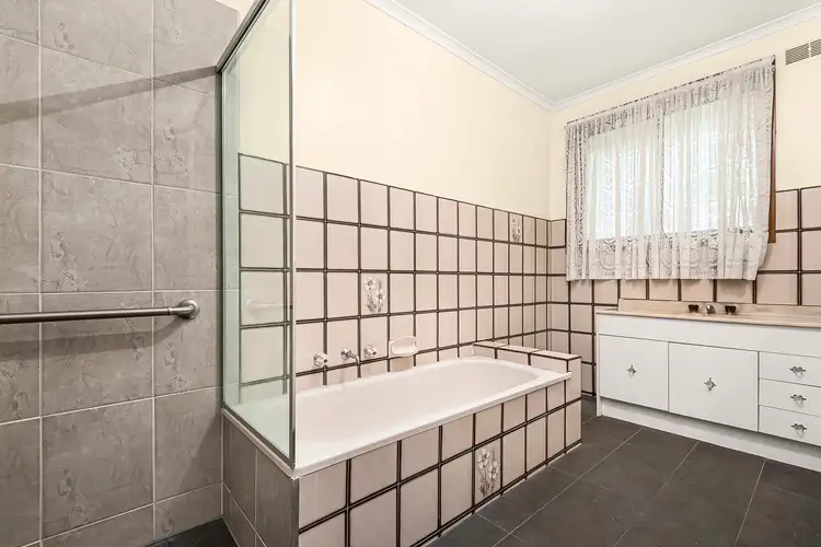 Fifth view of Homely house listing, 20 Hotchkiss Way, Keilor Downs VIC 3038