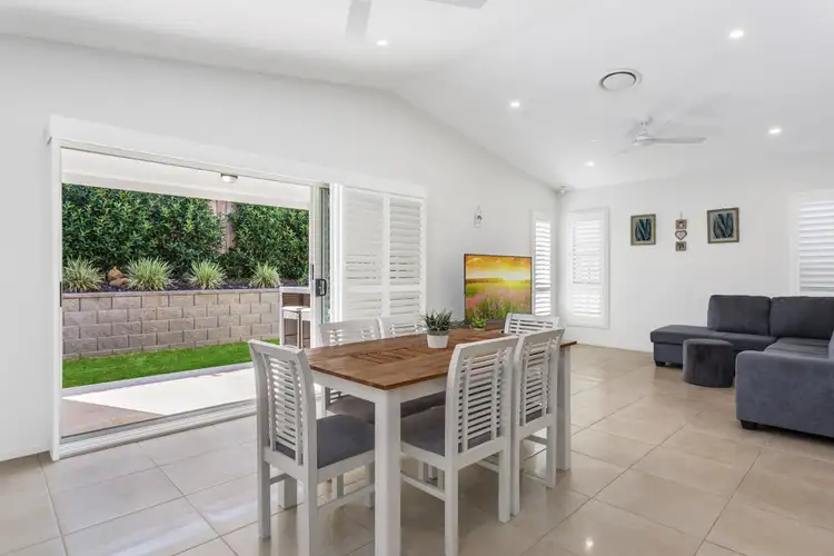 4 Baker Way, Elderslie NSW 2570