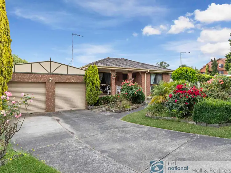 Second view of Homely house listing, 5 Merryn Close, Endeavour Hills VIC 3802