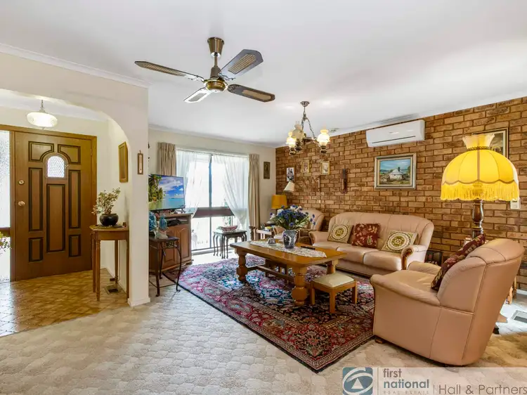 Third view of Homely house listing, 5 Merryn Close, Endeavour Hills VIC 3802