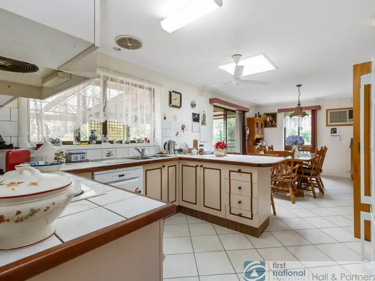 Fifth view of Homely house listing, 5 Merryn Close, Endeavour Hills VIC 3802