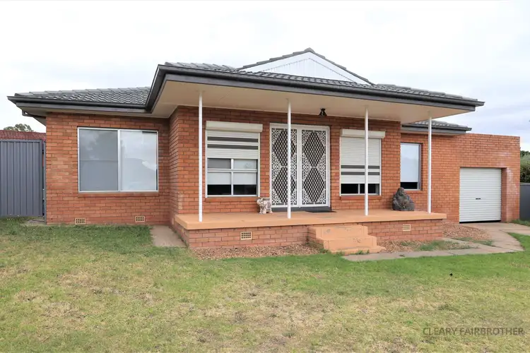 16 Wakehurst Place, West Bathurst NSW 2795