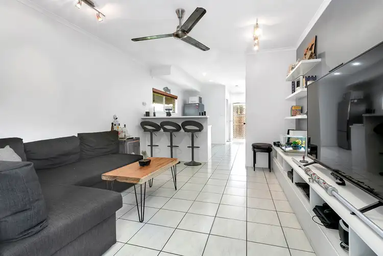 1/6 Tenni Street, Redlynch QLD 4870
