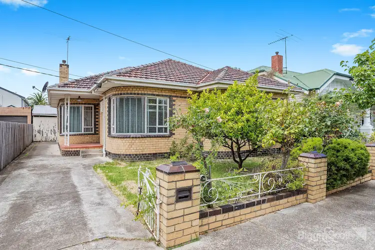 15 Stanley Street, West Footscray VIC 3012