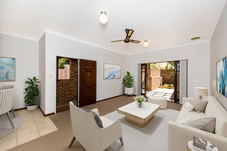 9/14 Corkhill Street