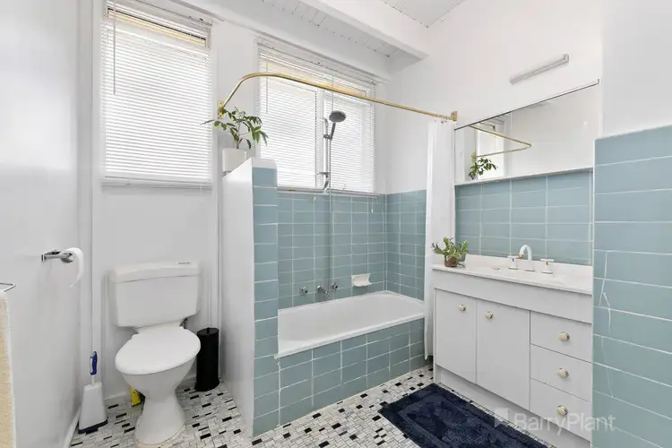 Fourth view of Homely house listing, 2 Hollydene Court, Narre Warren VIC 3805