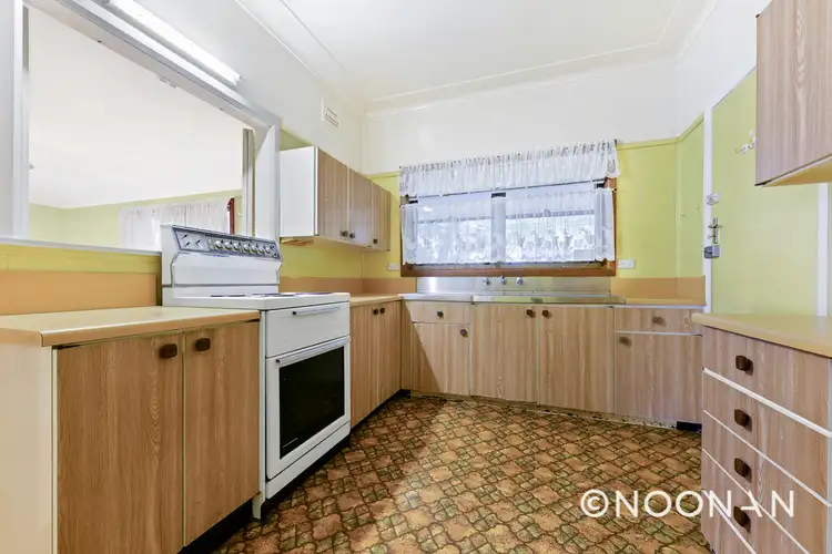 Fourth view of Homely house listing, 4 Harvey Avenue, Padstow NSW 2211
