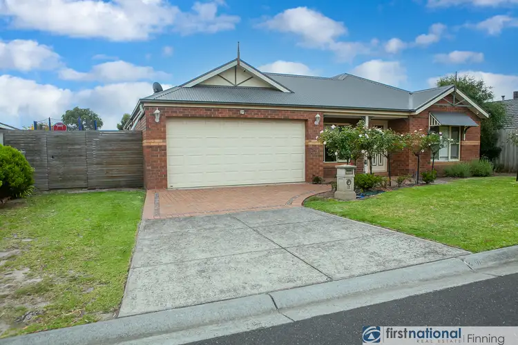 11 Saunton Drive, Cranbourne VIC 3977