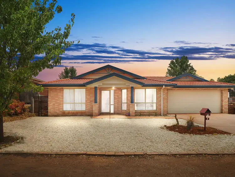 4 Lovely Close, Dunlop ACT 2615