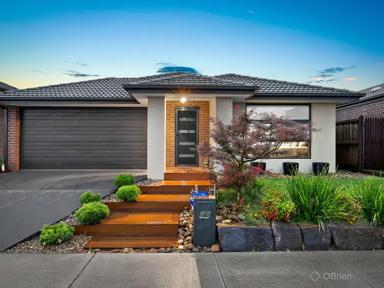 23 Trainers Way, Clyde North VIC 3978