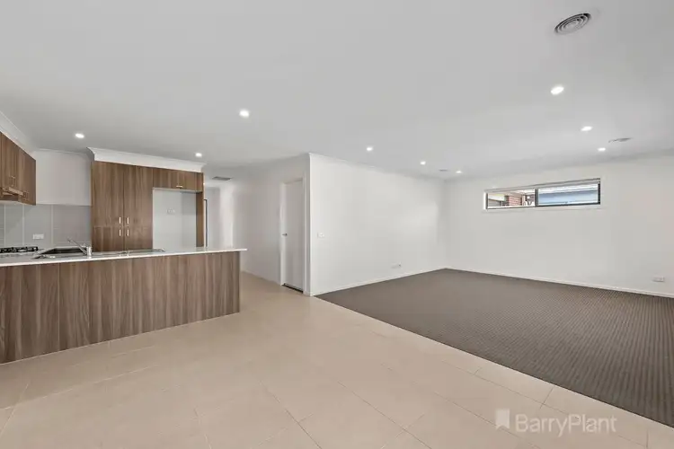 Fifth view of Homely unit listing, 23 Quinella Way, Pakenham VIC 3810