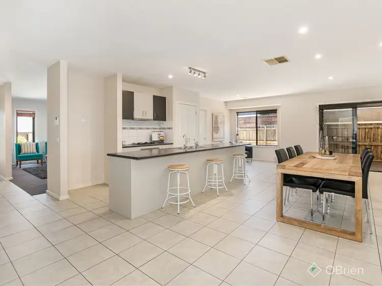 Second view of Homely house listing, 2 Amethyst Close, Skye VIC 3977