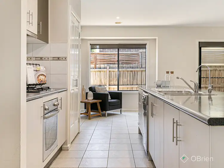 Sixth view of Homely house listing, 2 Amethyst Close, Skye VIC 3977