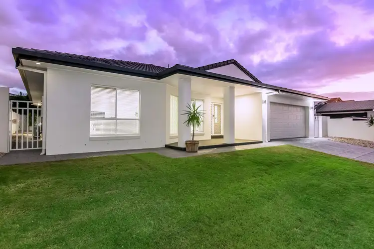 40 Santa Cruz Boulevard, Clear Island Waters QLD 4226