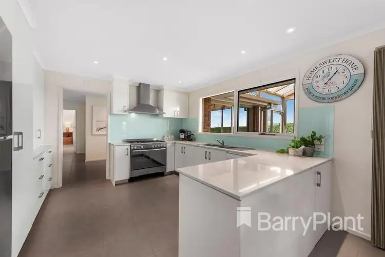 Fifth view of Homely house listing, 4 Ginn Close, Mill Park VIC 3082