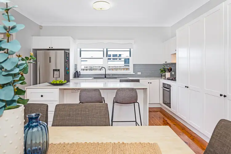 70 Cradock Street, Holland Park QLD 4121