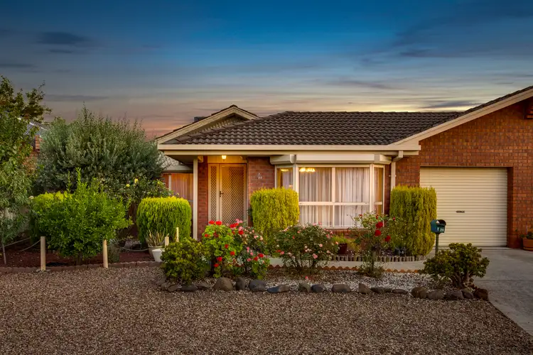 Main view of Homely unit listing, 2/20 Roseberry Avenue, Keilor Downs VIC 3038