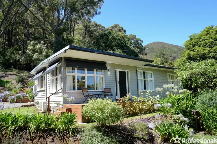 8 Pheasant Parade, Warburton VIC 3799