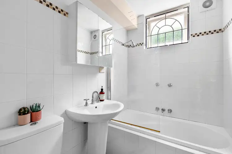 Fifth view of Homely unit listing, 4/12 Clifford Street, Mosman NSW 2088