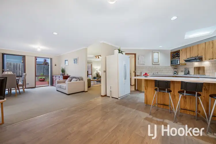 Sixth view of Homely house listing, 19 Beth Court, Hampton Park VIC 3976
