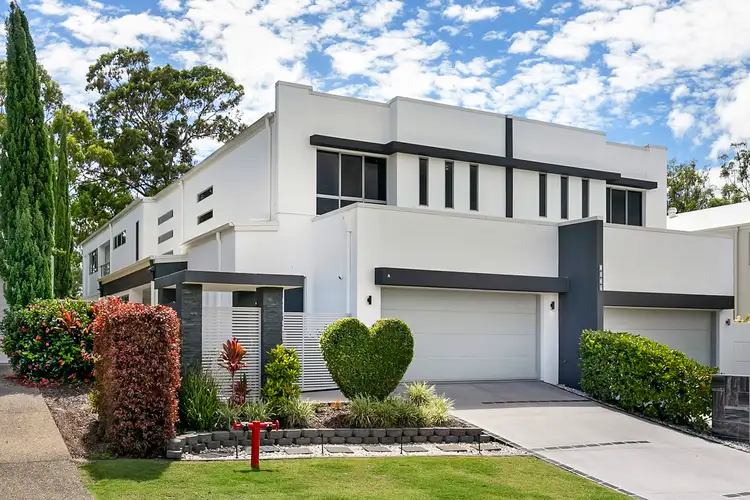 8004A Vista Drive, Benowa QLD 4217