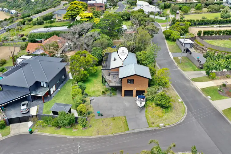 Second view of Homely house listing, 2 Pleasant View Court, Mount Martha VIC 3934