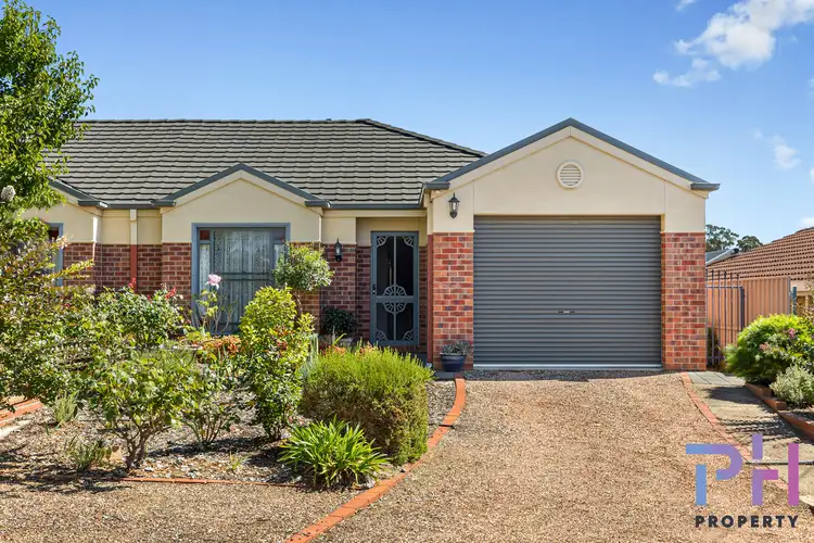 2/21 Balmoral Drive, Golden Square VIC 3555