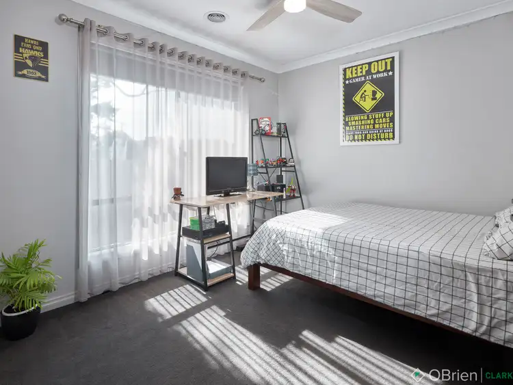 Sixth view of Homely house listing, 1 Hogan Court, Drouin VIC 3818