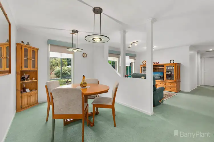 Sixth view of Homely house listing, 7 Delphin Court, Narre Warren VIC 3805