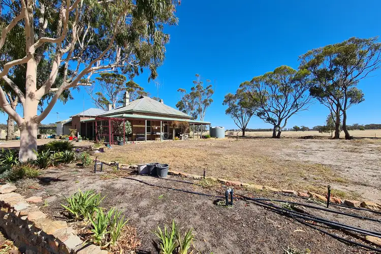 158 Hood Road, Katanning WA 6317