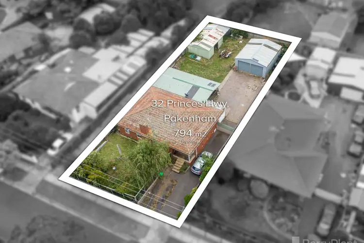 32 Princes Highway, Pakenham VIC 3810