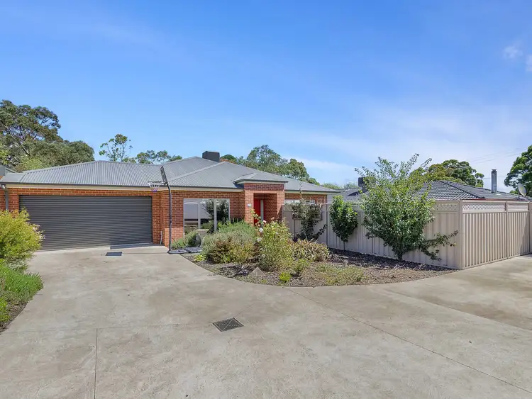 15 McMahon Drive, Ballan VIC 3342